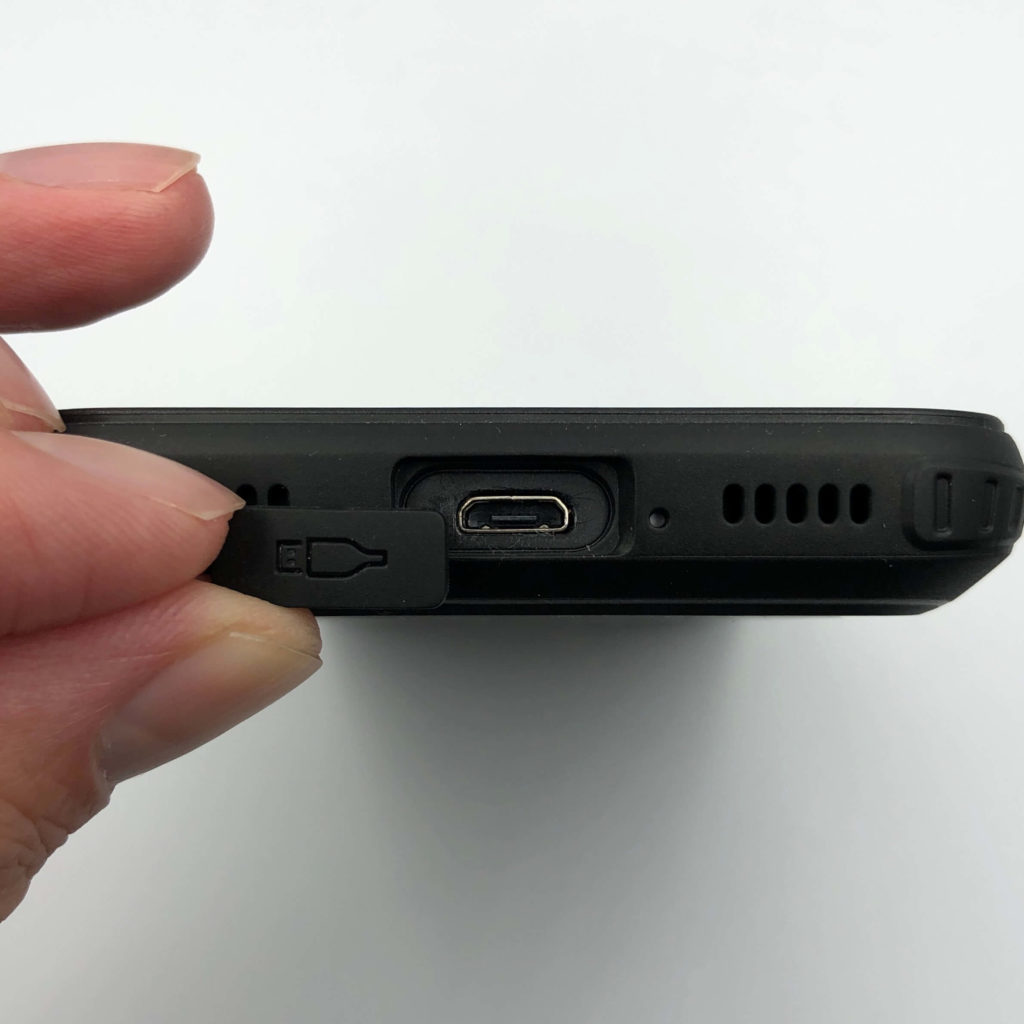 BV5500 Proの充電用USB入力端子②