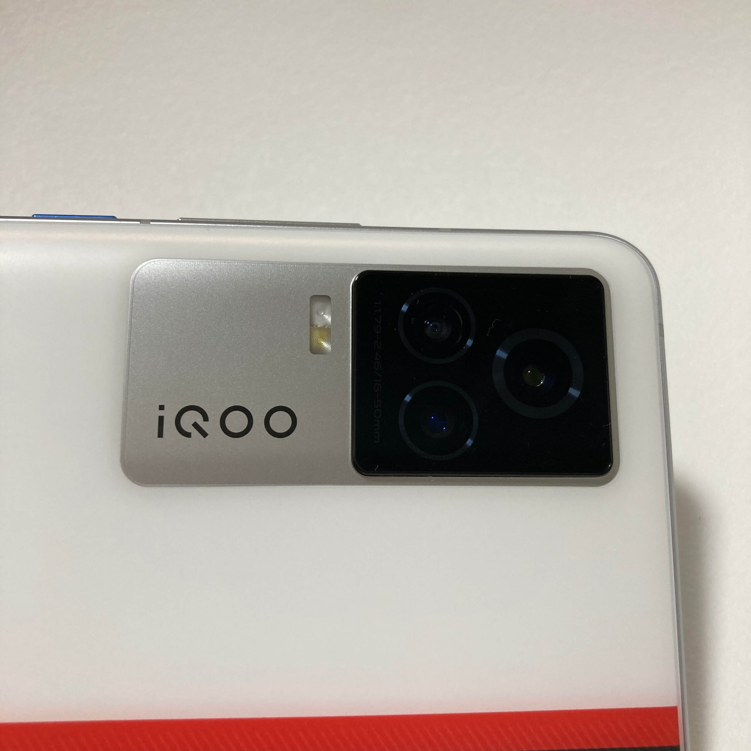 iQOO 7のカメラユニット