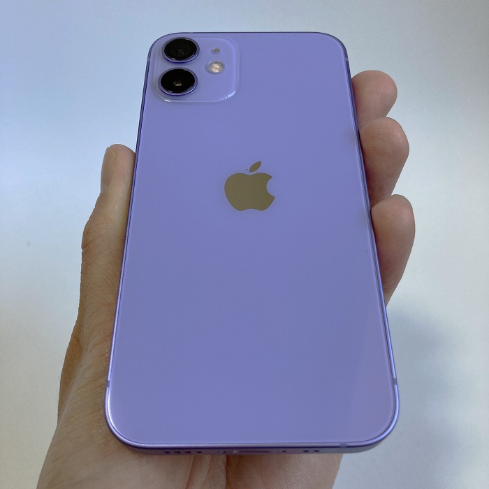 iPhone 12 mini パープルの色合い
