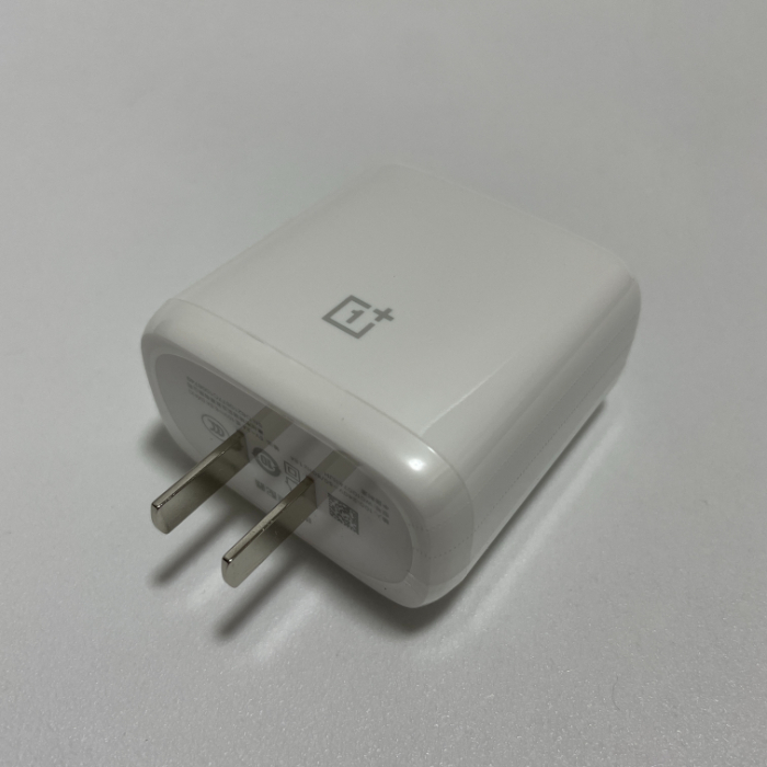 OnePlus 9Rの充電器
