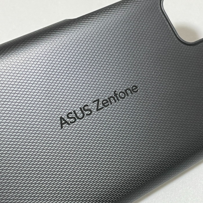 Zenfone 8の付属ケース