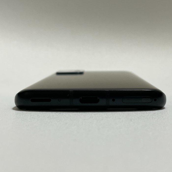 Zenfone 8のデザイン