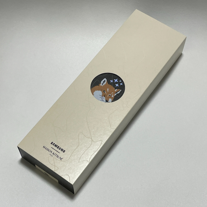Galaxy Watch4 Maison Kitsuné Editionの外箱