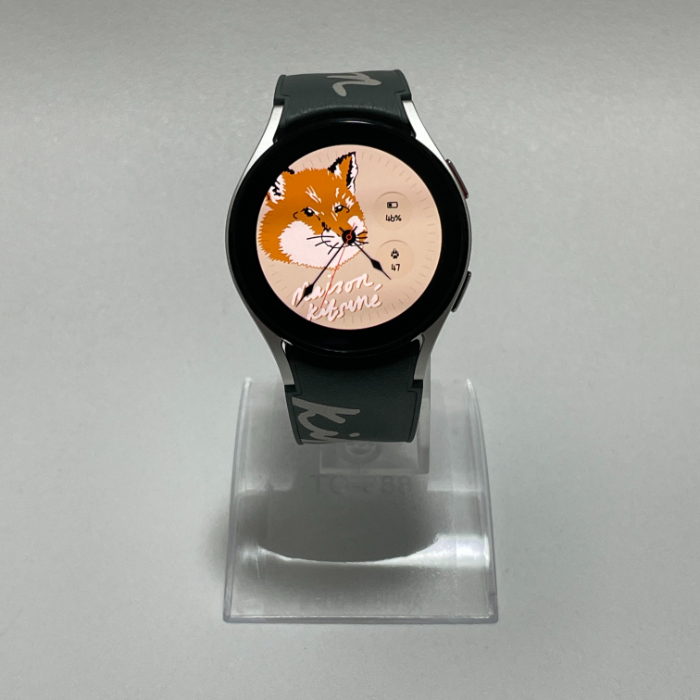 Galaxy Watch4 Maison Kitsuné Editionのスターダストグレー