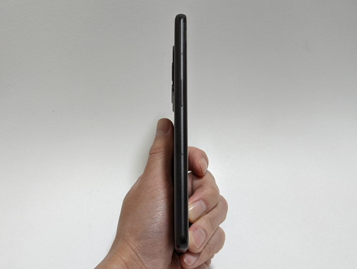 OnePlus 10 Proのサイズ感