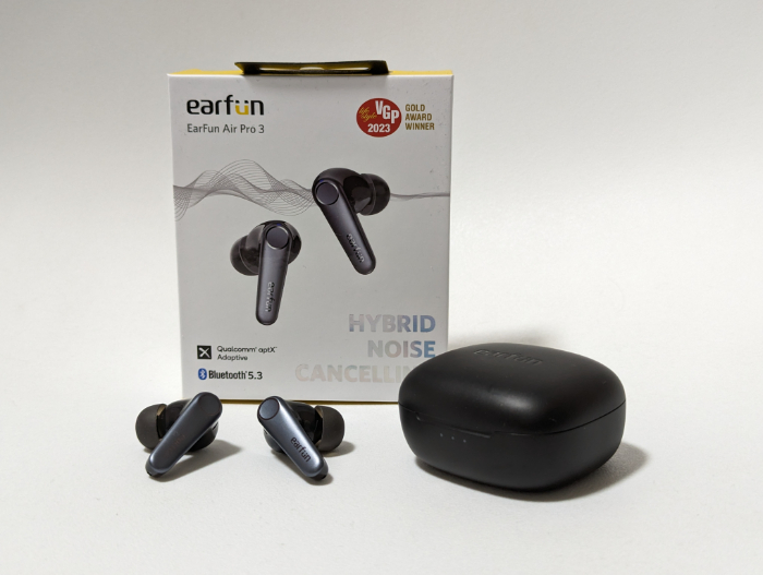 EarFun Air Pro 3のデザイン・サイズ感・付属品をレビュー