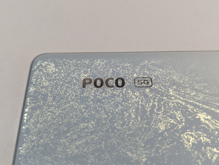 POCO F5のデザイン