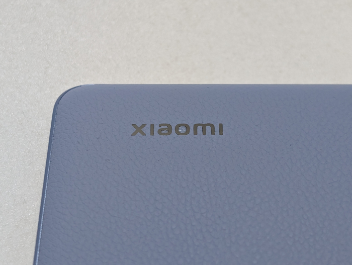 Xiaomi 13T Proのアルパインブルーはヴィーガンレザー製
