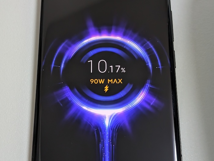 Xiaomi 14 Ultraは90W急速充電対応